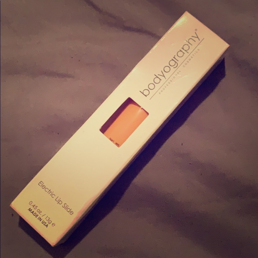 Bodyography- electric lip slide